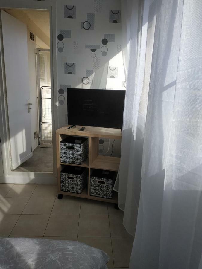 Le Petillant Pour 3 Personnes Sens Exterior foto