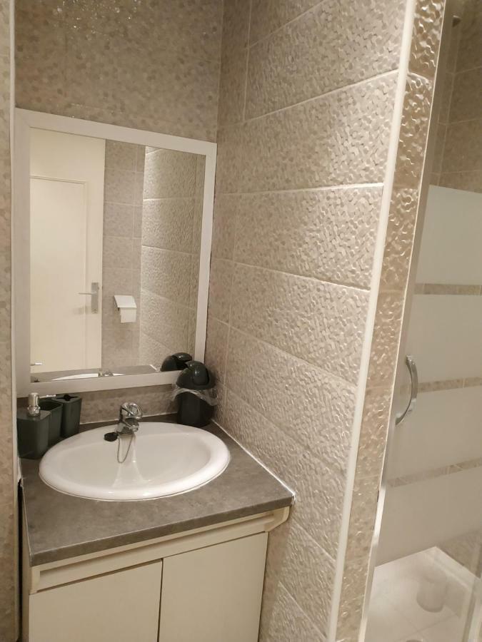 Le Petillant Pour 3 Personnes Sens Exterior foto